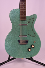 Load image into Gallery viewer, Danelectro Bass VI 90&#39;s Reissue
